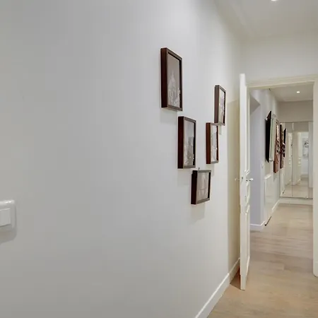 Bnbnova - 3br - Arc De Triomphe & Theatre Marigny شقة باريس