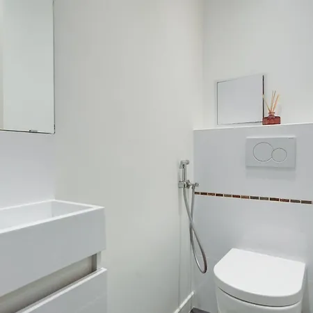 Bnbnova - 3br - Arc De Triomphe & Theatre Marigny شقة باريس